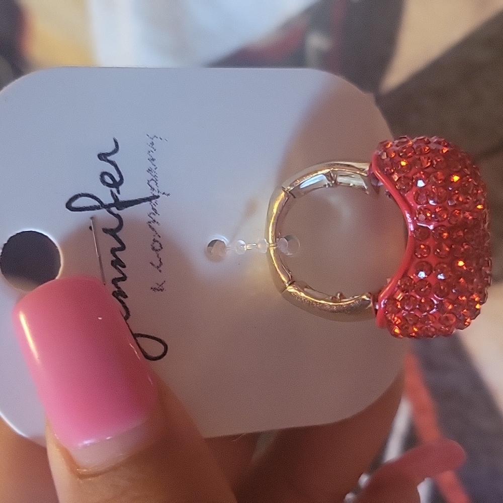 Red heart ring - Picture 2 of 2